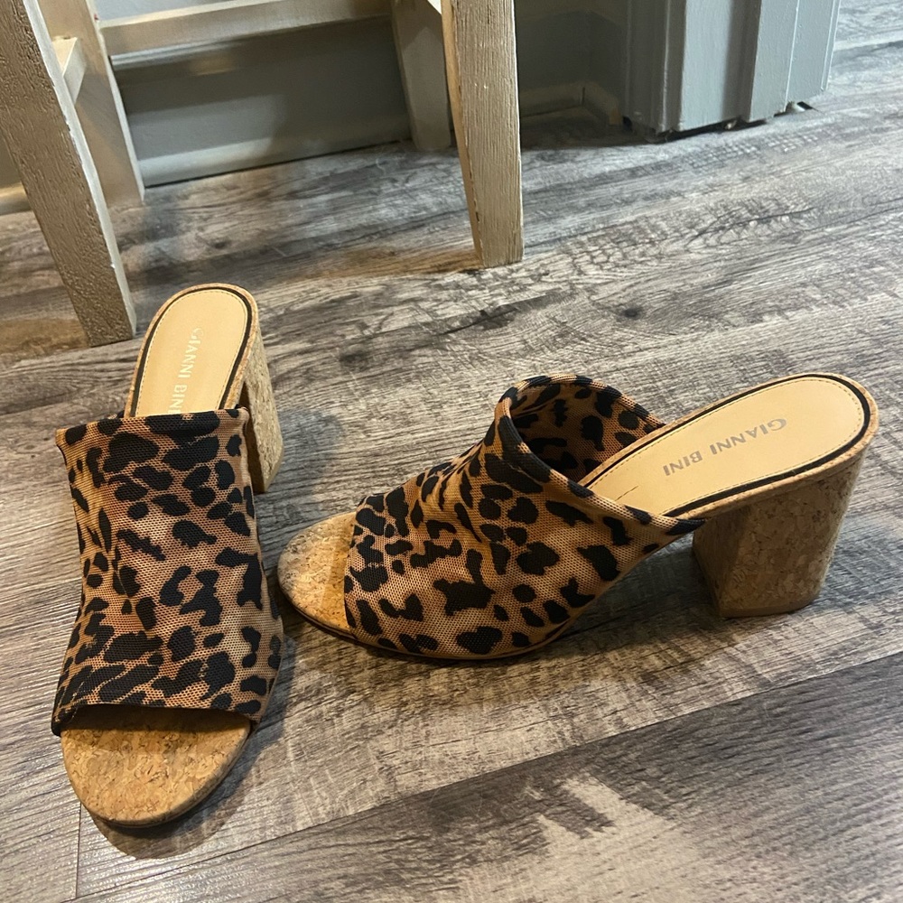 Gianni Bini shoes size 8, worn twice